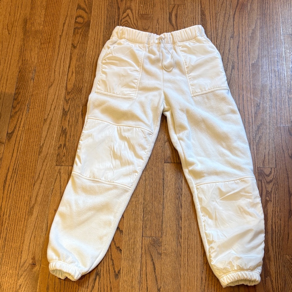 Forever 21 fleece sweatpants joggers women’s small white cream soft pants lounge